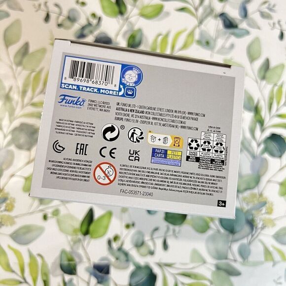 Funko Pop! Vinyl: Marvel - Spider-Man 2099 GITD EE Exclusive - Picture 3 of 6